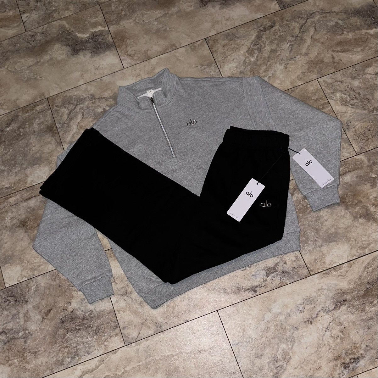 Alo Alo Yoga Accolade 1/4 Zip & Sweatpants Set Black/Grey Medium Size US M / EU 48-50 / 2 - 1 Thumbnail