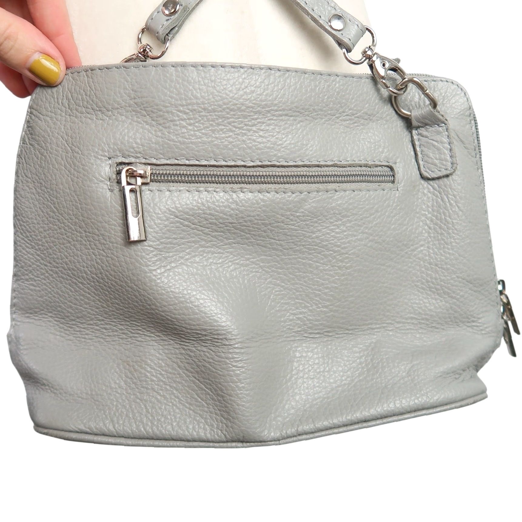 Vintage VINTAGE Light Grey Leather Crossbody Bag Purse Made in Italy Gray Leather Small Women Zip Crossbody Casual 10" 7" Size ONE SIZE - 2 Thumbnail
