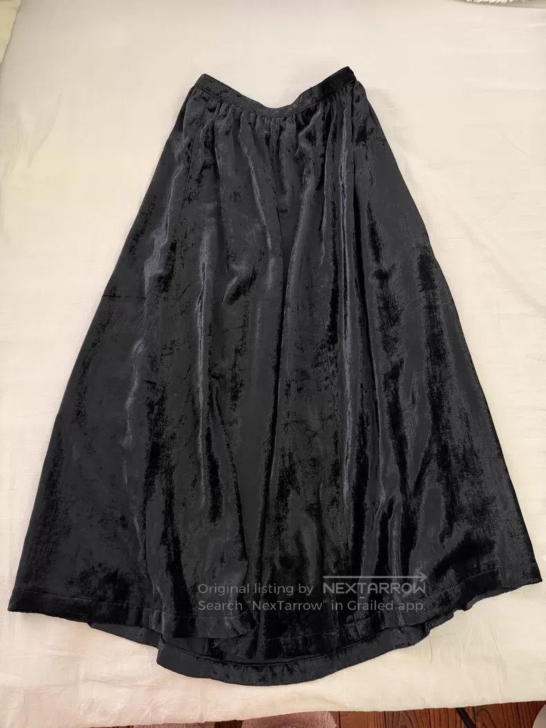 Comme des Garcons Comme des Garcons size M Velvet skirt Size 22" - 1 Thumbnail