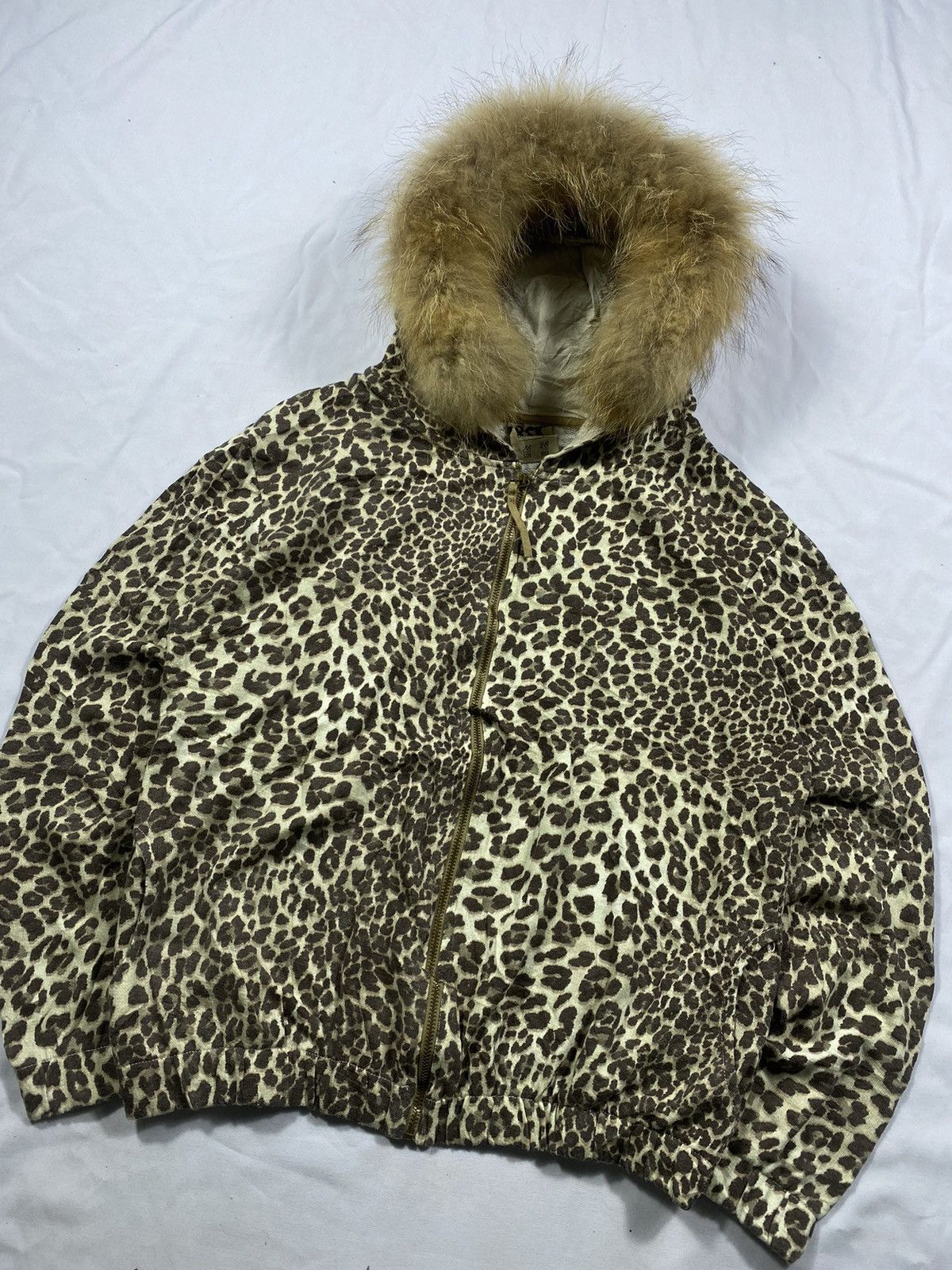 Bershka BSK FAUX ZIP FUR CLEOPARD HOODIE Size US M / EU 48-50 / 2 - 3 Thumbnail