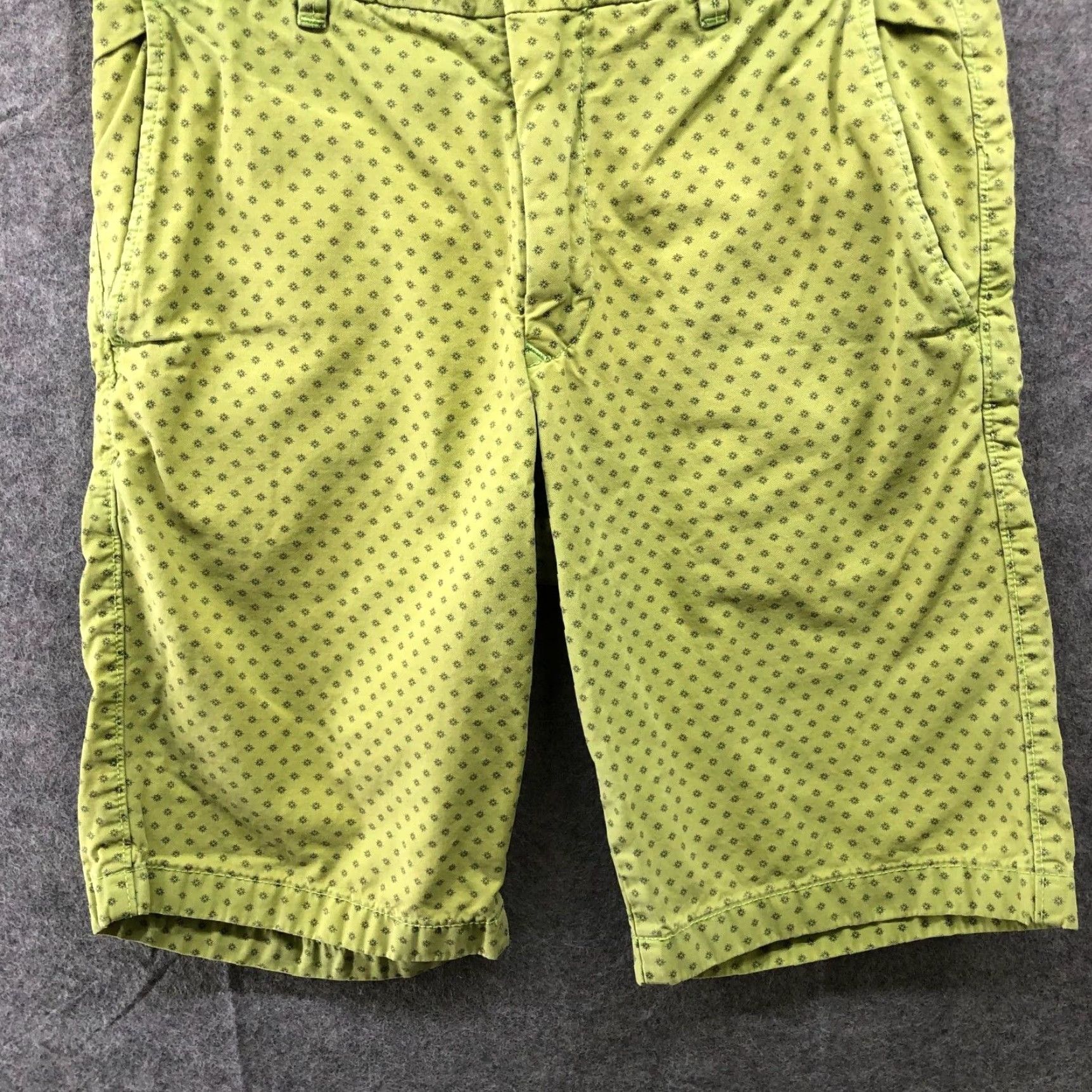 Uniqlo Uniqlo Chino Shorts Mens S 27-30'' Waist 11'' Inseam Lime Green Flat Front Cotton Casual Preppy 90s Mens? Size US 29 - 4 Thumbnail