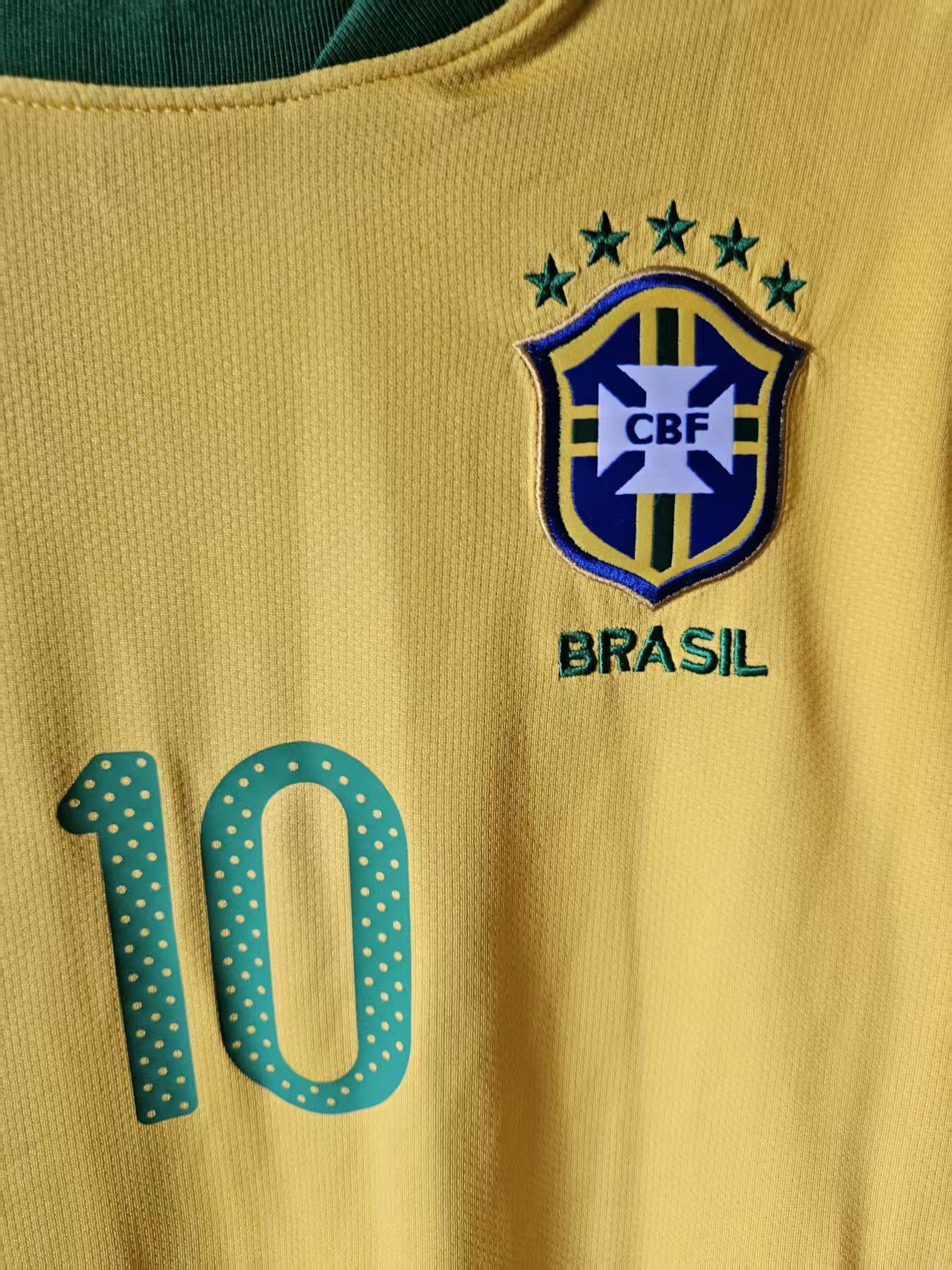 Nike 2010 Brazil Football Jersey Size US S / EU 44-46 / 1 - 4 Thumbnail
