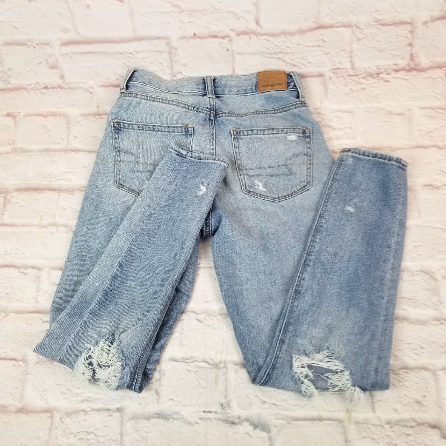 American Eagle Outfitters VINTAGE American Eagle Mom Jeans Junior Teens Jeans Mid Rise Distressed Size 00 Size 24" / US 00 / IT 34 - 2 Thumbnail