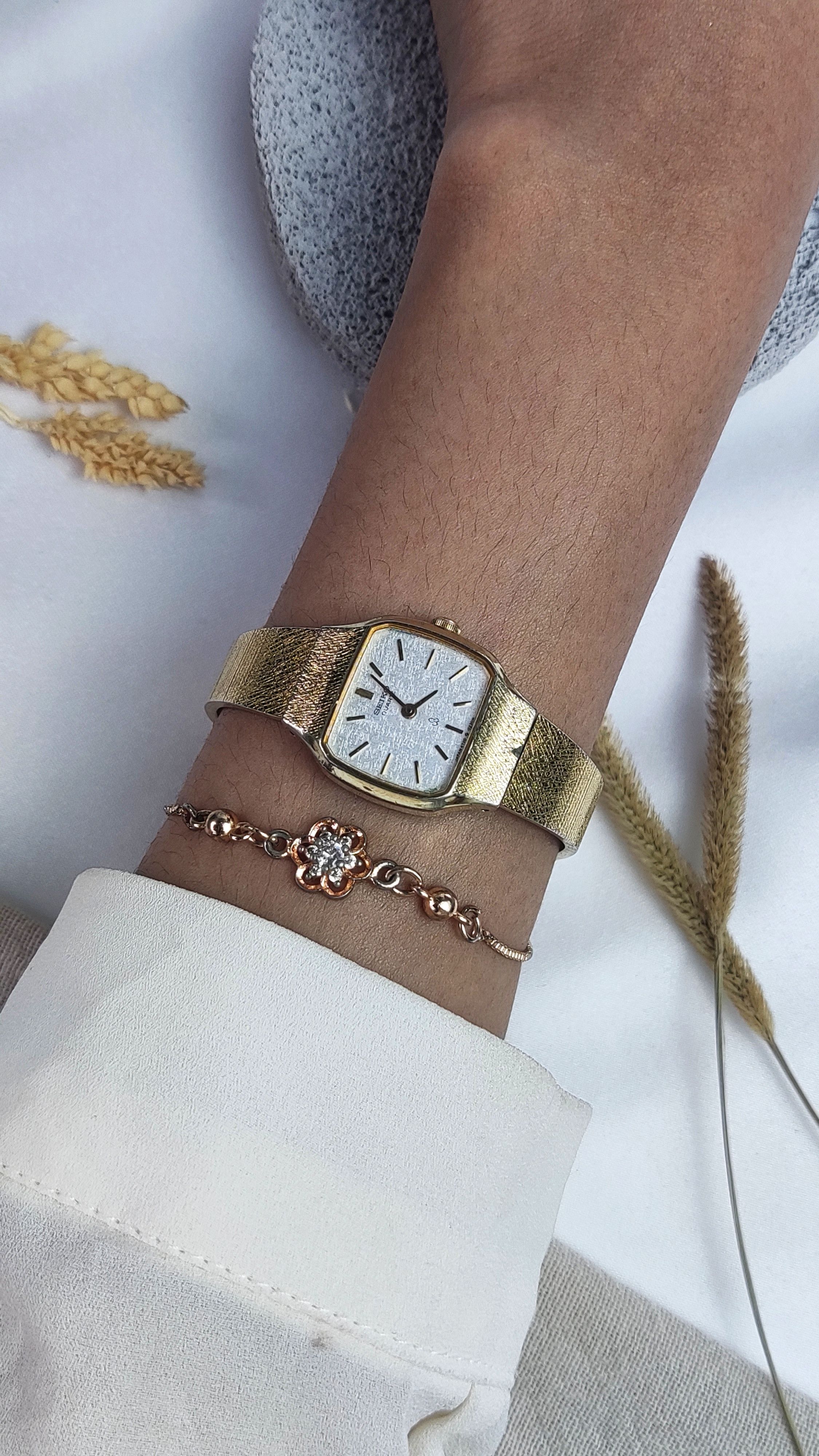 Seiko SEIKO GOLD PLATED TEXTURED DIAL LADIES ✨ Size ONE SIZE - 2 Thumbnail