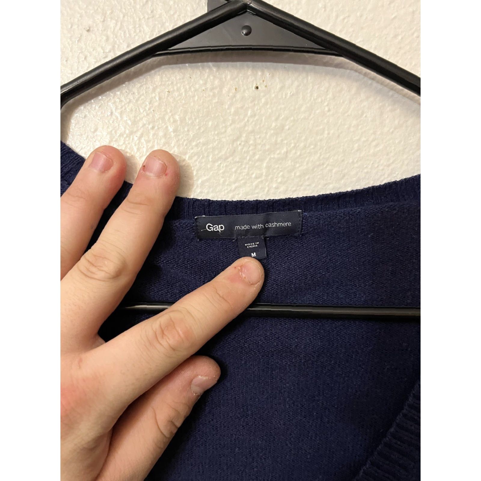 Gap Gap Cashmere Blend Sweater Women's Medium Blue Vneck Long Sleeve Lightweight Size M / US 6-8 / IT 42-44 - 4 Thumbnail