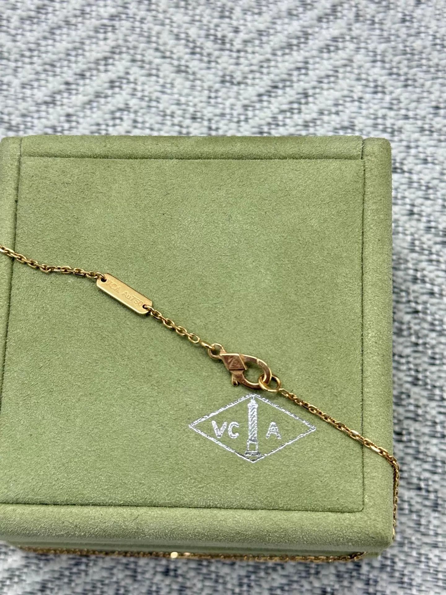 Van Cleef & Arpels VCA Tiger Eye 4-Leaf Clover Necklace M Box&Papers Size ONE SIZE - 5 Thumbnail