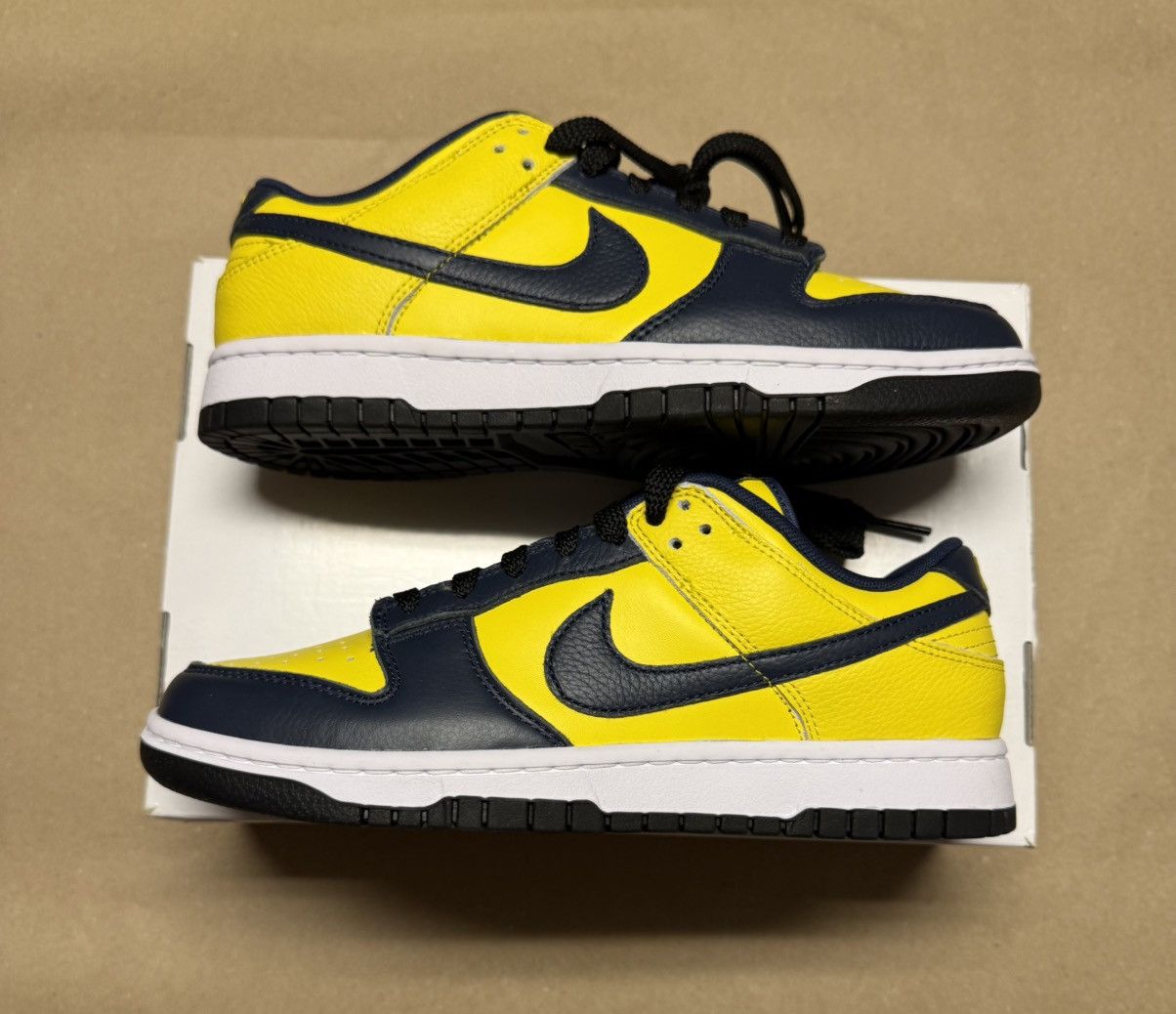Nike Nike Dunk Low By You Michigan SB men’s size 7 shoes Rare! Size US 7 / EU 40 - 1 Thumbnail