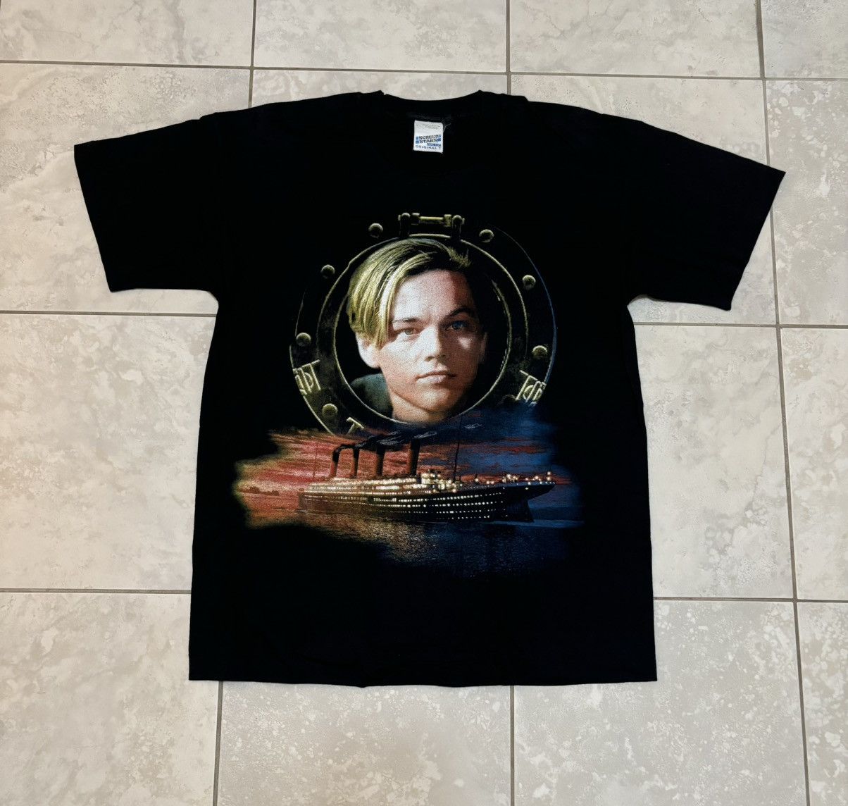 Vintage Rare Vintage 90s Titanic Jack Leonardo Dicaprio Movie Tee Size US L / EU 52-54 / 3 - 1 Thumbnail