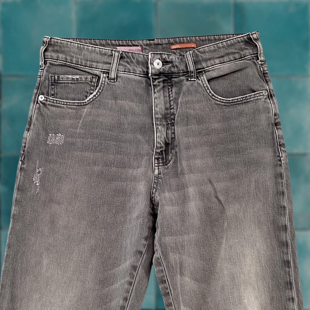 Vintage Pilcro Slouchy Jeans Womens 27 Charcoal Wash Mid Rise Distressed Stretch Denim Jeans for Women 27 in Gray Denim Size 27" / US 4 / IT 40 - 1 Thumbnail