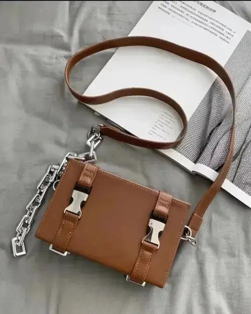 VIBE Y2K PU leather buckle chain shoulder box bag Size ONE SIZE - 4 Thumbnail