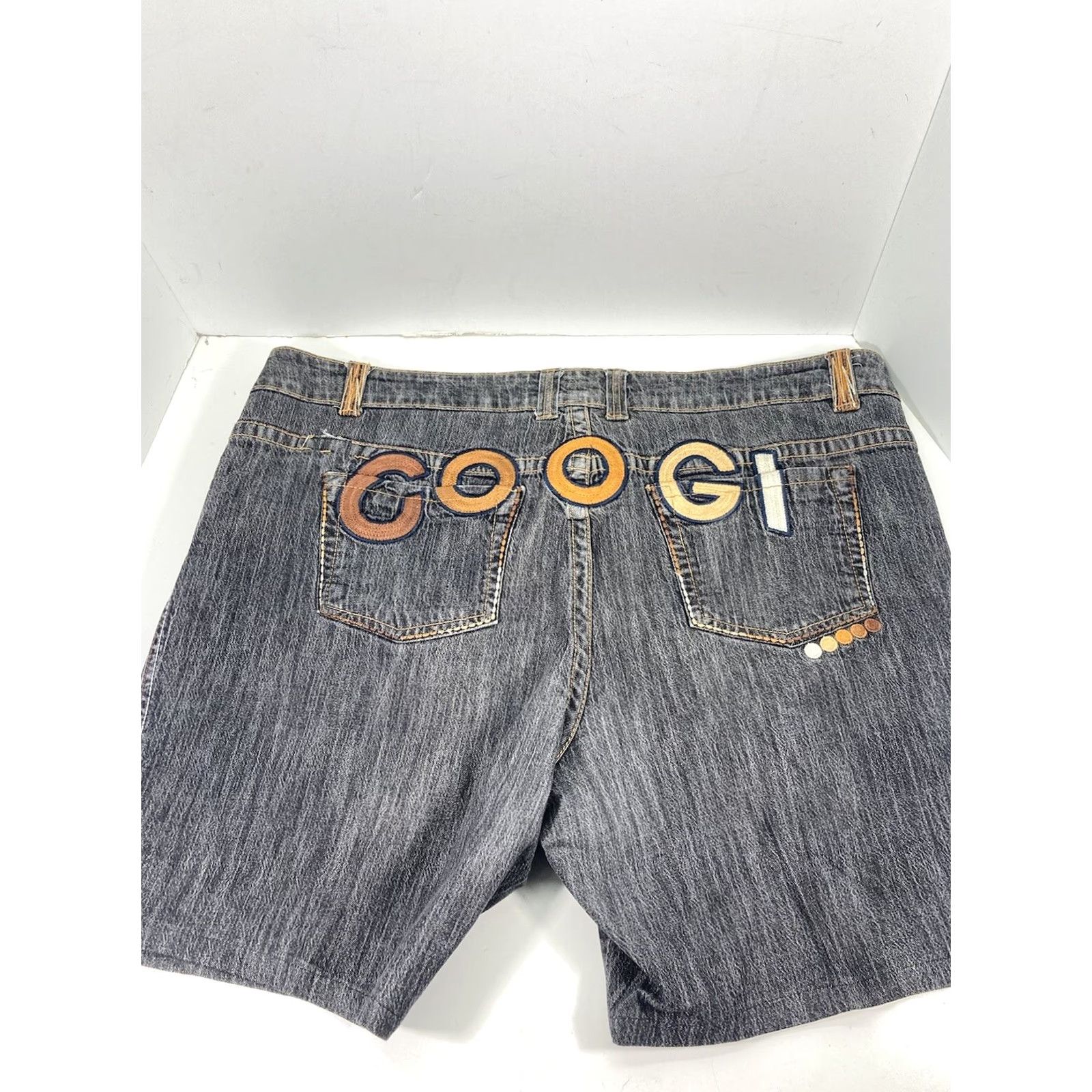 Coogi VINTAGE Coogi Denim Shorts Women 24 Gray Denim Embroidered Logo Hip Hop VTG Size 42" / US 20 - 2 Thumbnail
