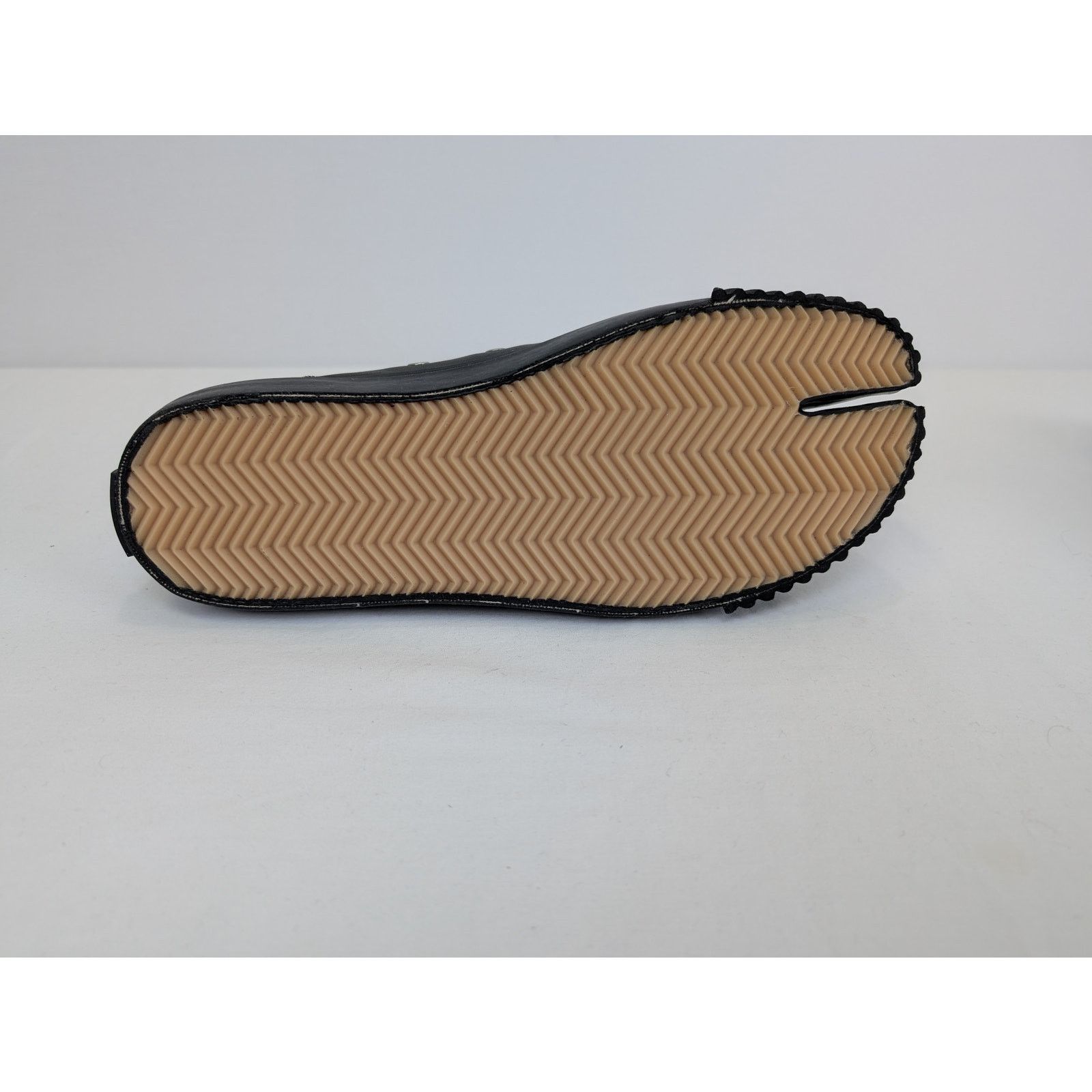 Maison Margiela o1rshd1 Q:2 / Tabi Low-top sneakers in Black/Beige Size US 8 / EU 41 - 13 Thumbnail