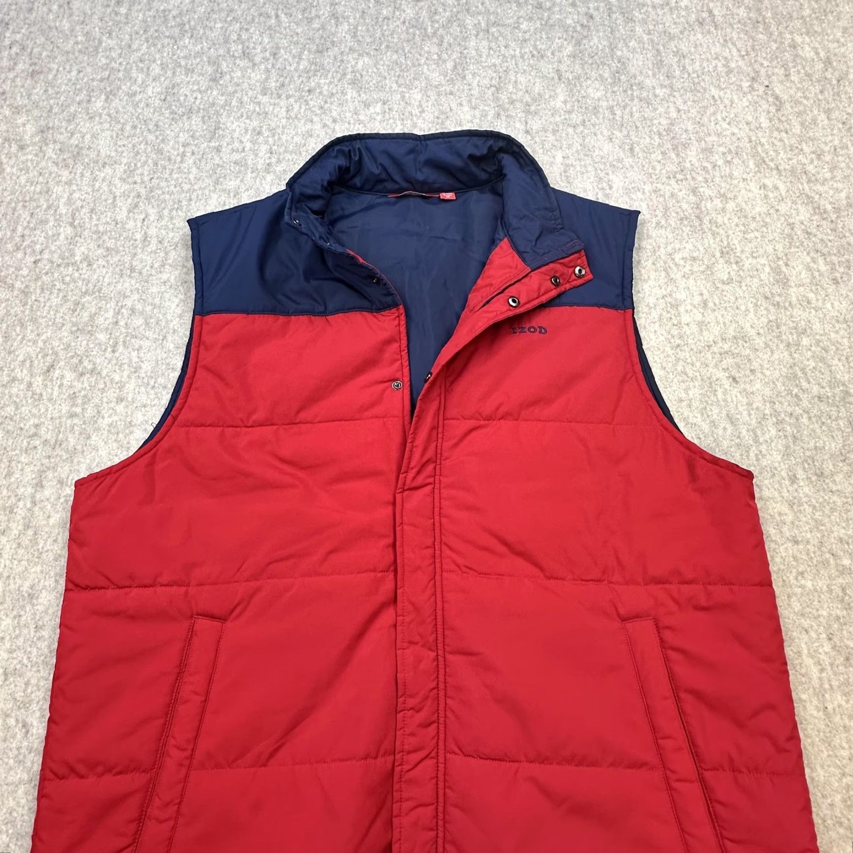 Izod IZOD Vest Mens XL Red Zip Puffer Quilted Insulated Sleeveless Two Tone Vest Adult XL Red Quilted Lightweight Padded Pockets Collared Zip Mens Size US XL / EU 56 / 4 - 5 Thumbnail