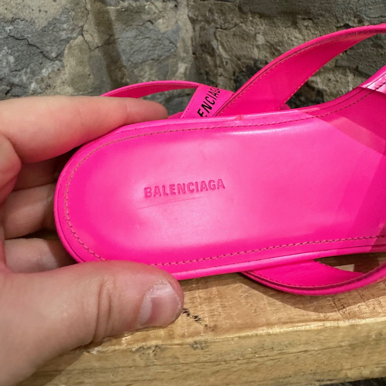 Balenciaga Balenciaga Neon Pink Leather Logo Thong Sandals Size US 6 / IT 36 - 5 Thumbnail