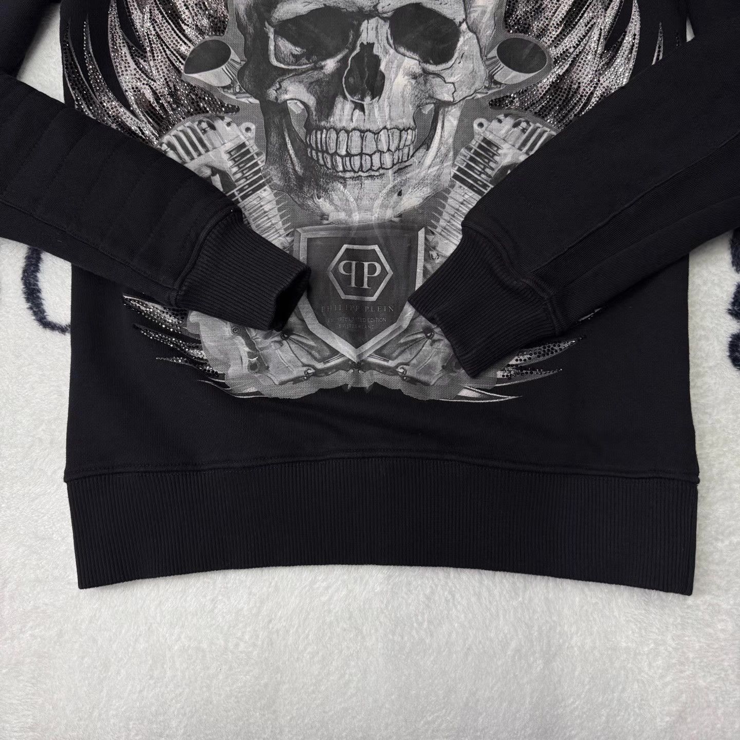 Philipp Plein PP Black Skull Full Rhinestone Hoodie Q10 Size US S / EU 44-46 / 1 - 2 Thumbnail