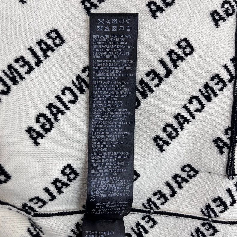 Balenciaga Balenciaga black full print bullet screen cardigan-2506 Size US M / EU 48-50 / 2 - 6 Thumbnail