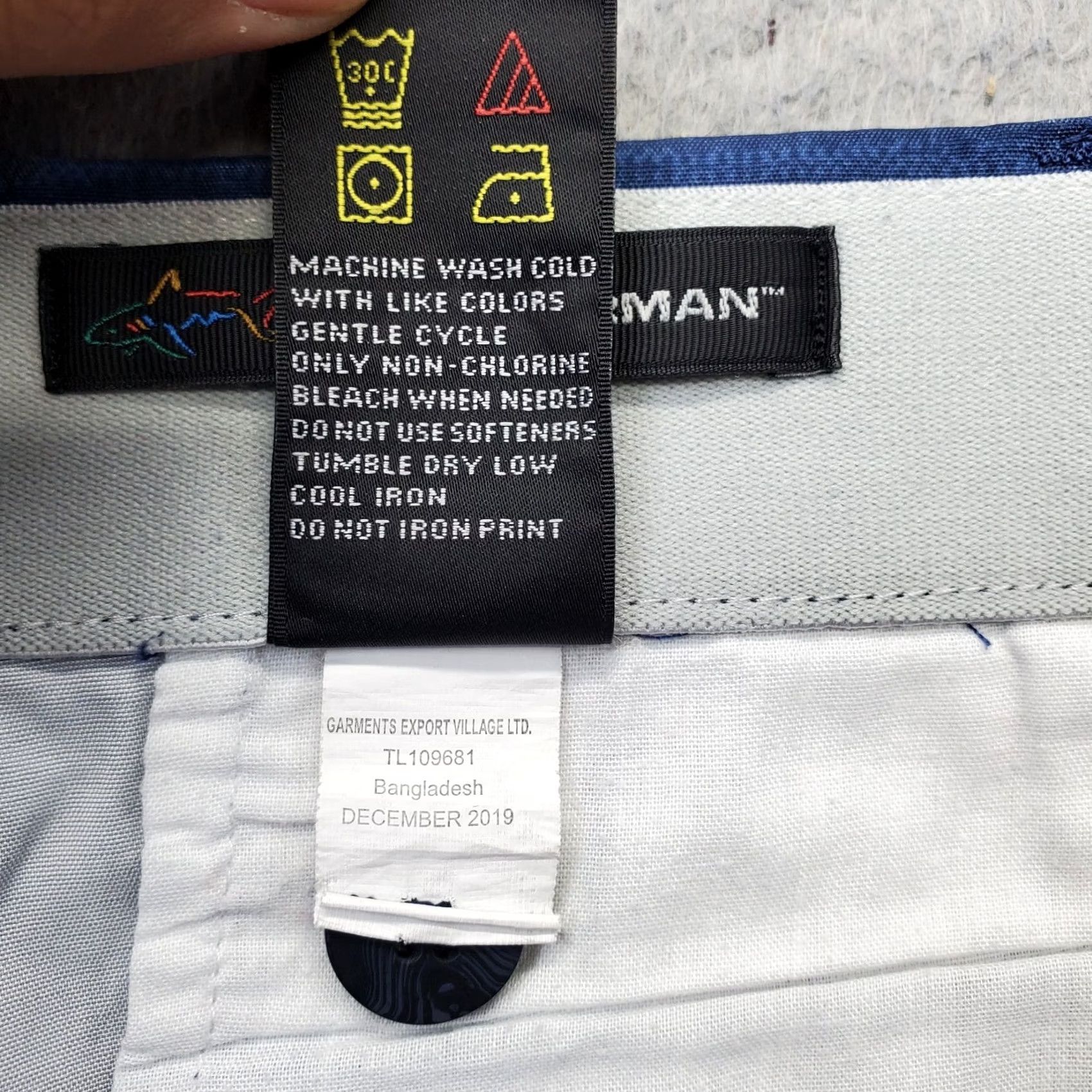Vintage Greg Norman Golf Chino Shorts Mens 42 Blue Regular Fit Flat Front Chino 9.75 Inseam 22" Outseam Size 42 Size US 42 / EU 58 - 8 Thumbnail
