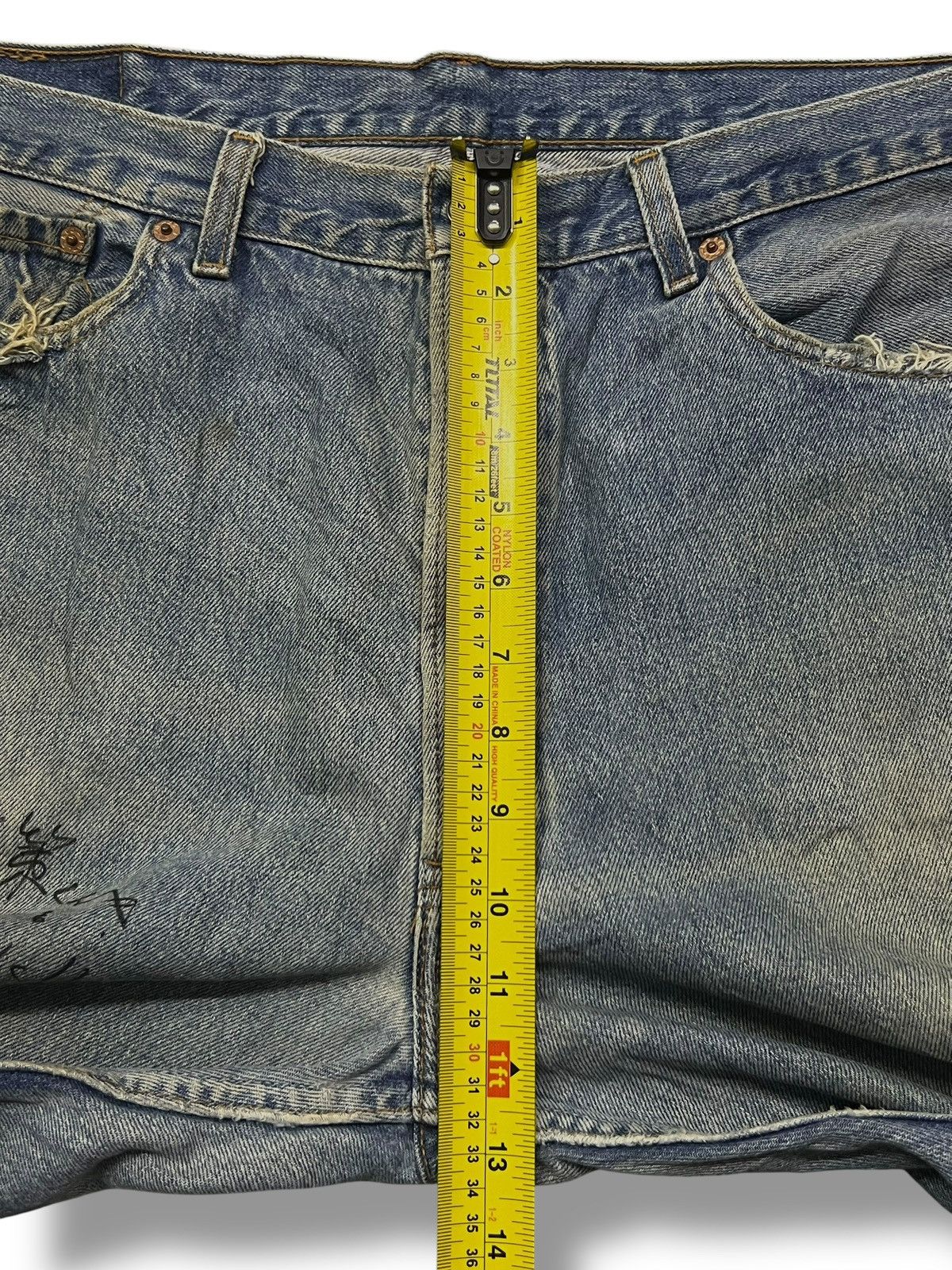 Levi's Loose Vintage 90s Levi’s 501 U.S.A - Faded Wash, Distressed Size US 37 - 15 Thumbnail