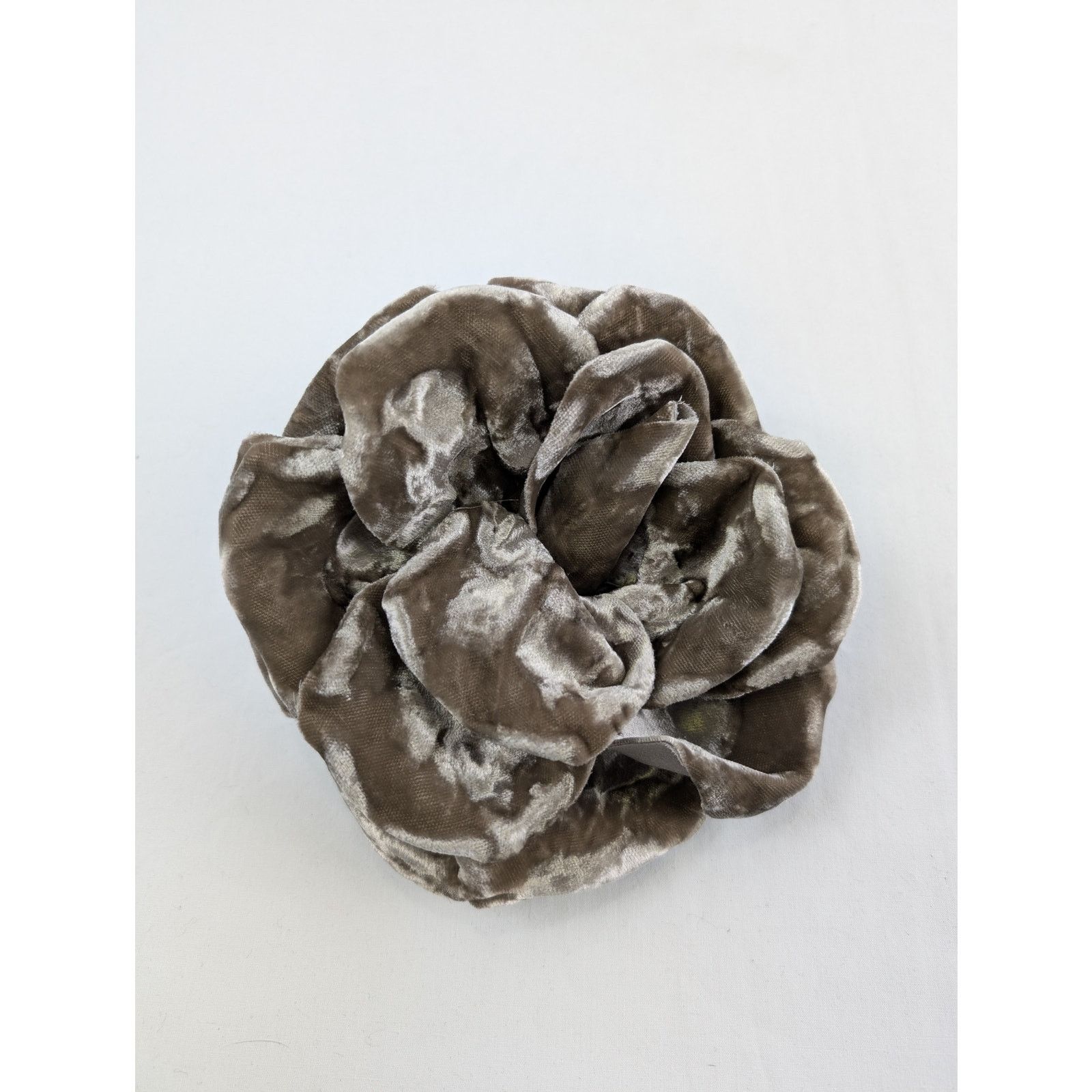 Saint Laurent Paris o1rshd1 Size: OS / Brooch in Velvet Brown Size ONE SIZE - 6 Thumbnail