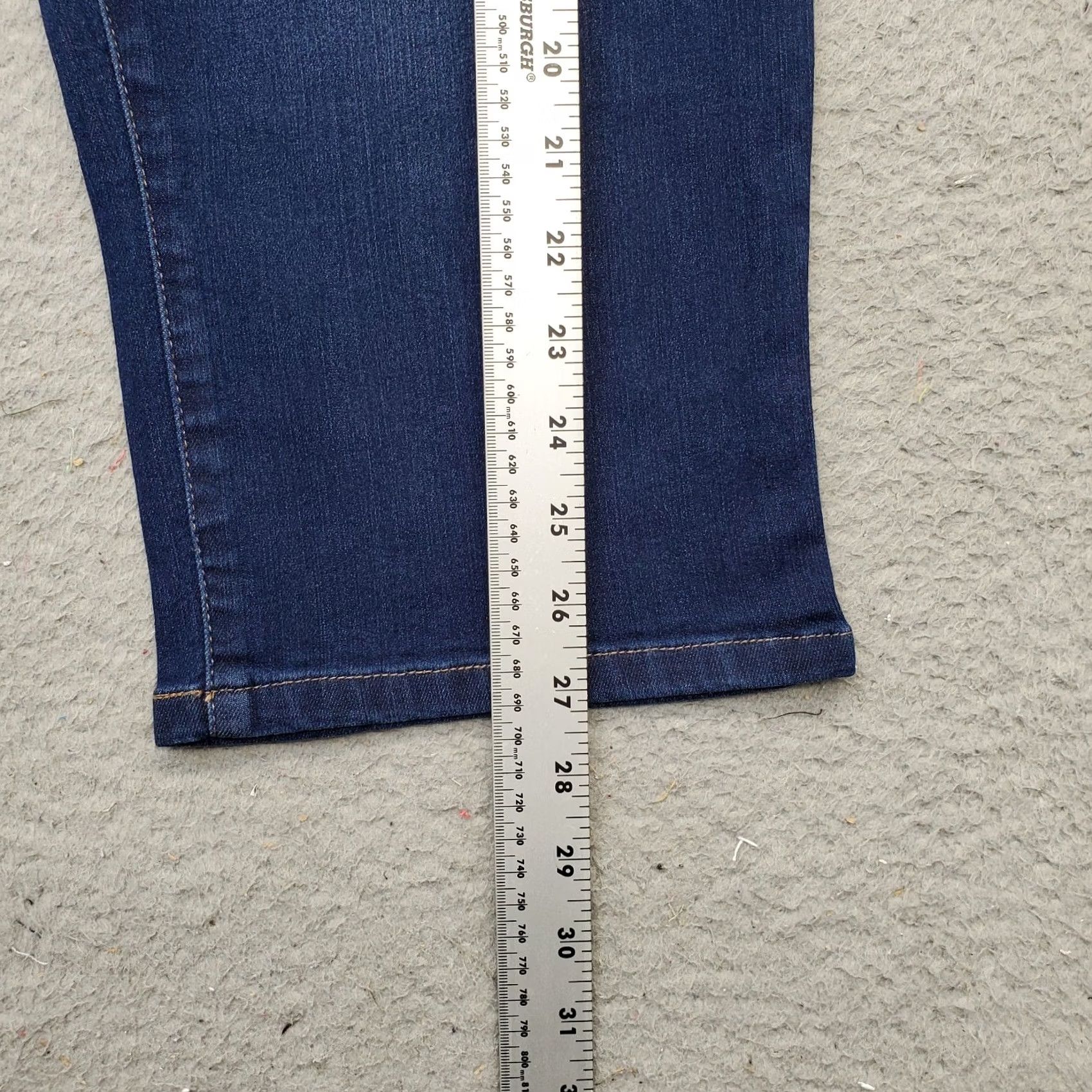 Vintage Christopher & Banks Cropped Jeans Womens Size 10P Blue Denim Mid Rise Shaped Fit Jeans Size 32" / US 10 / IT 46 - 3 Thumbnail