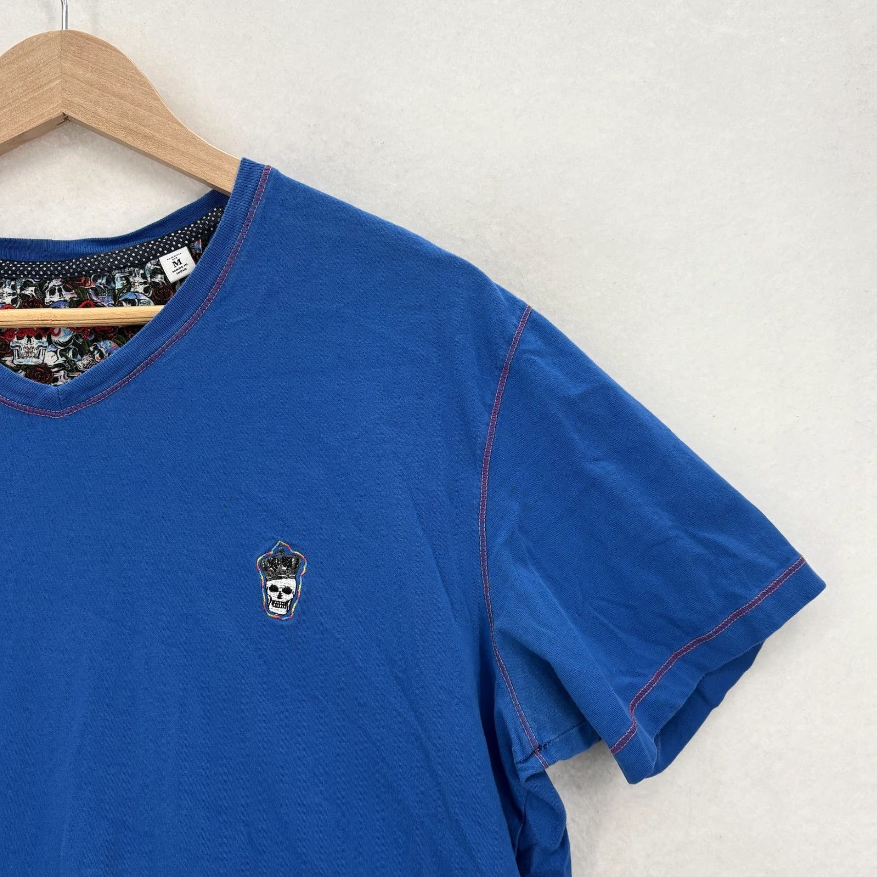 Robert Graham Robert Graham Shirt Mens M Blue Skull Crown V-Neck Classic Fit Cotton Tee Size US M / EU 48-50 / 2 - 2 Thumbnail