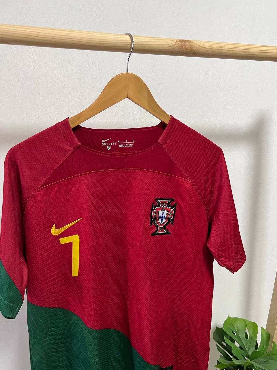 Nike NIKE PORTUGAL #7 RONALDO AWAY SOCCER JERSEY SZ M Size US M / EU 48-50 / 2 - 5 Thumbnail