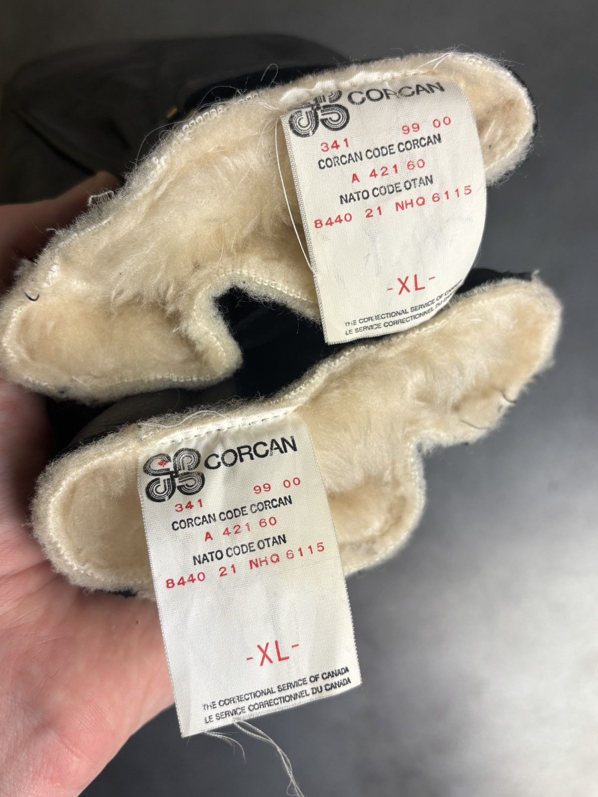 Vintage 1980s Prison Guard Mittens Vintage Shearling Mitts Leather Size ONE SIZE - 3 Thumbnail