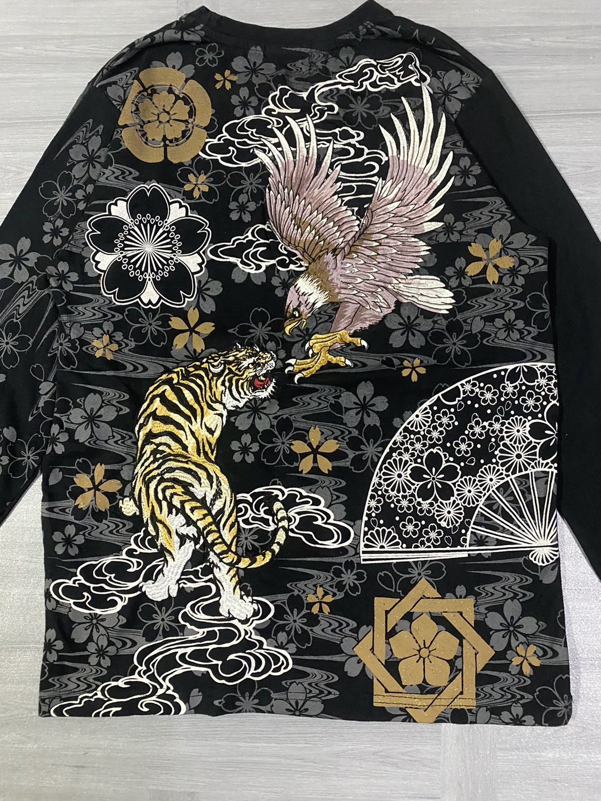 Japanese Brand Fugutaiten Embroidery Tiger Vs Eagles Symbol of Yakuza Gang Size US M / EU 48-50 / 2 - 6 Thumbnail