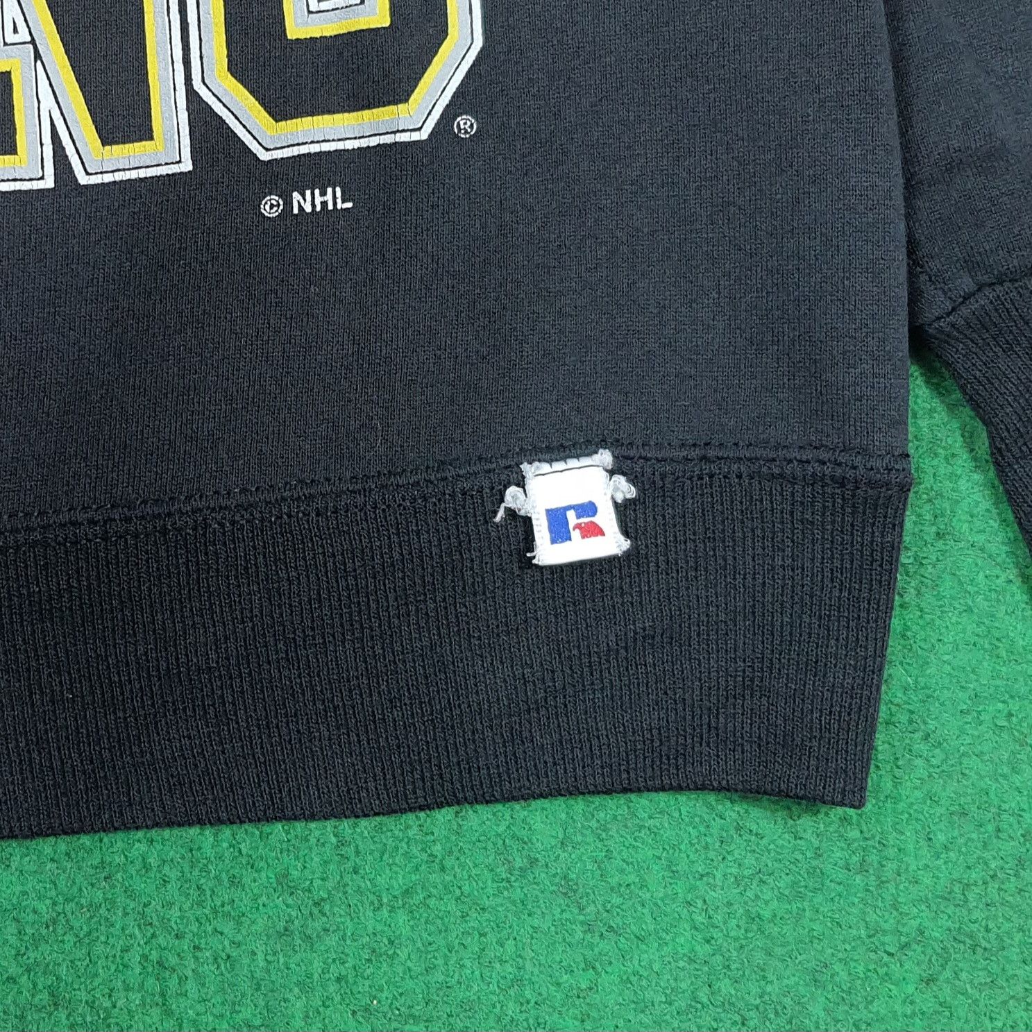 Russell Athletic Vintage 90s Boston Bruins NHL Hockey Sweatshirt E1A2 Size US M / EU 48-50 / 2 - 4 Thumbnail
