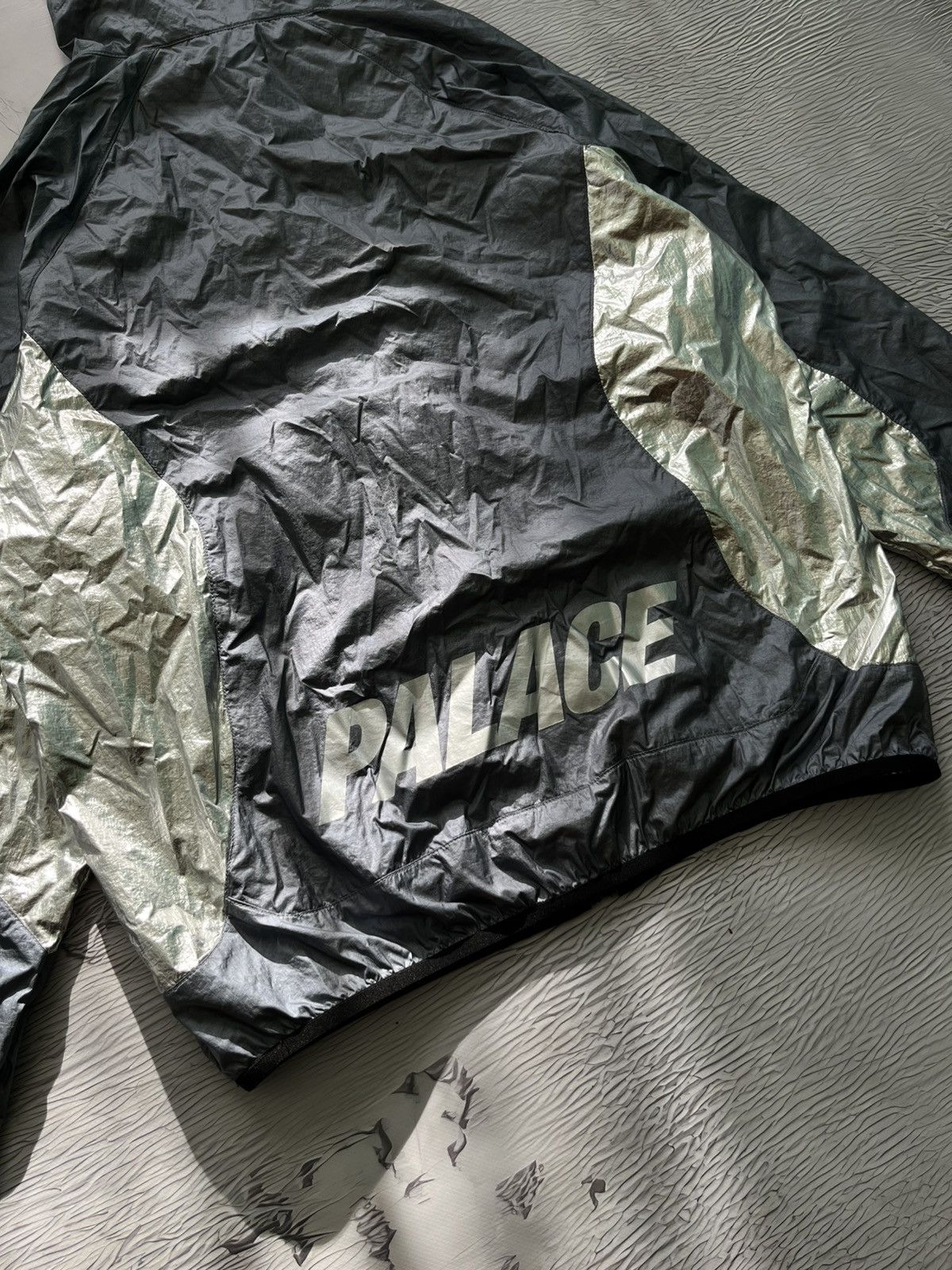 Palace 2019 Palace Skateboards Foil Jacket Nylon Light Streetwear Size US M / EU 48-50 / 2 - 11 Thumbnail