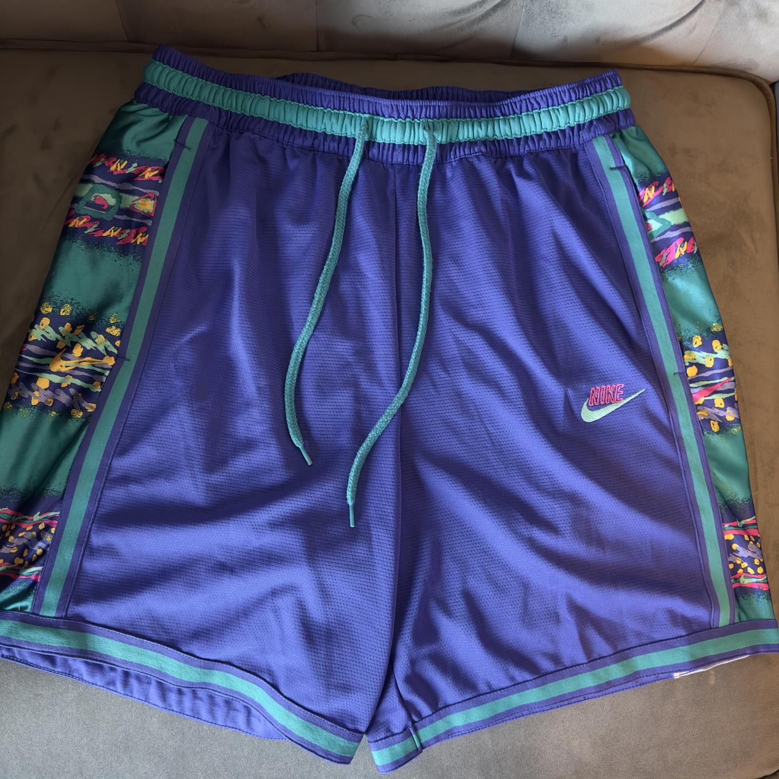 Nike Nike Stories - Rare - Vintage 90s Style Purple Shorts Size US 34 / EU 50 - 1 Thumbnail