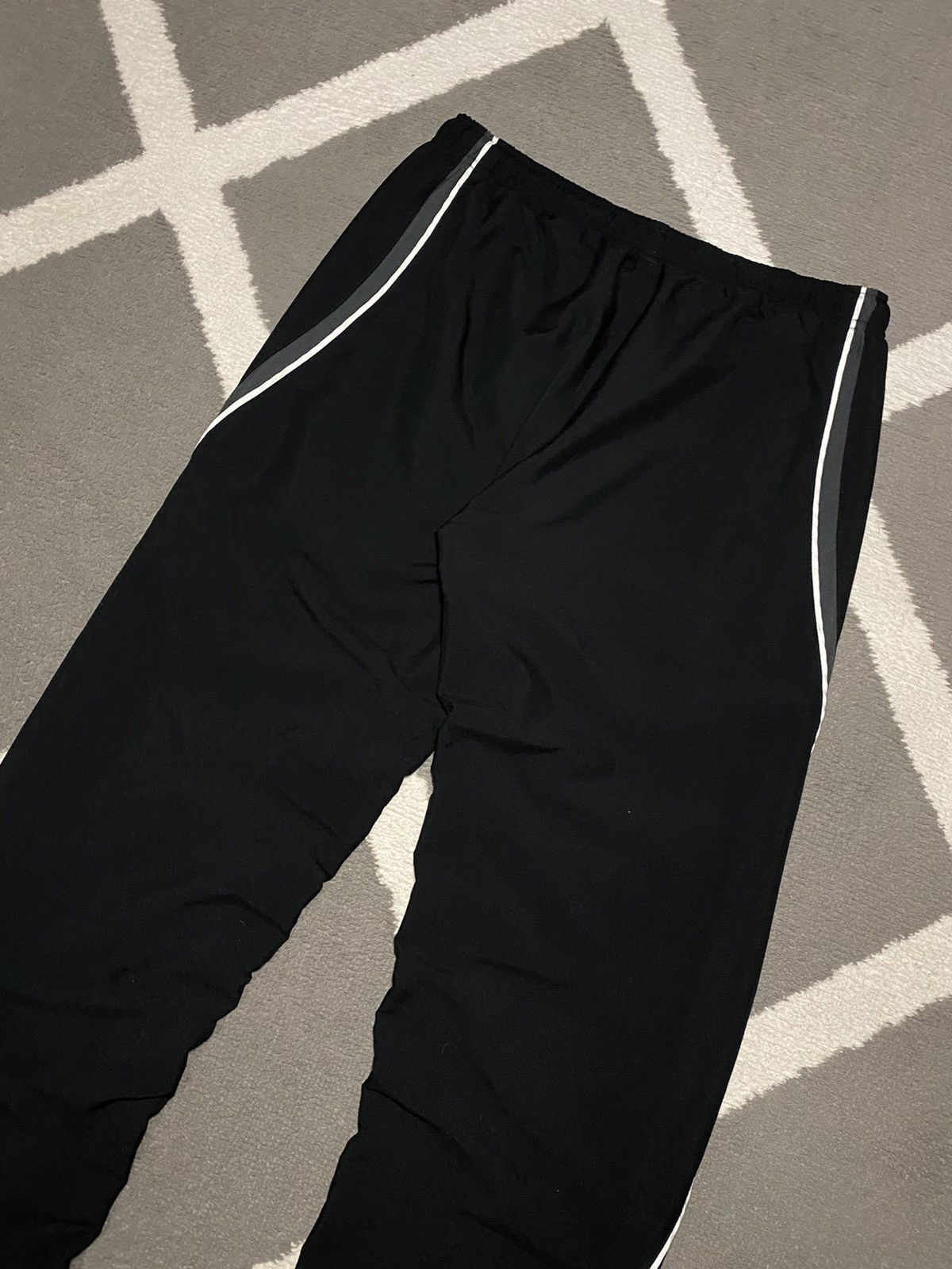 Nike × Vintage Vintage 00’s Y2K Nike Swoosh Parachute Sweatpants Size 26" / US 2 / IT 38 - 13 Thumbnail