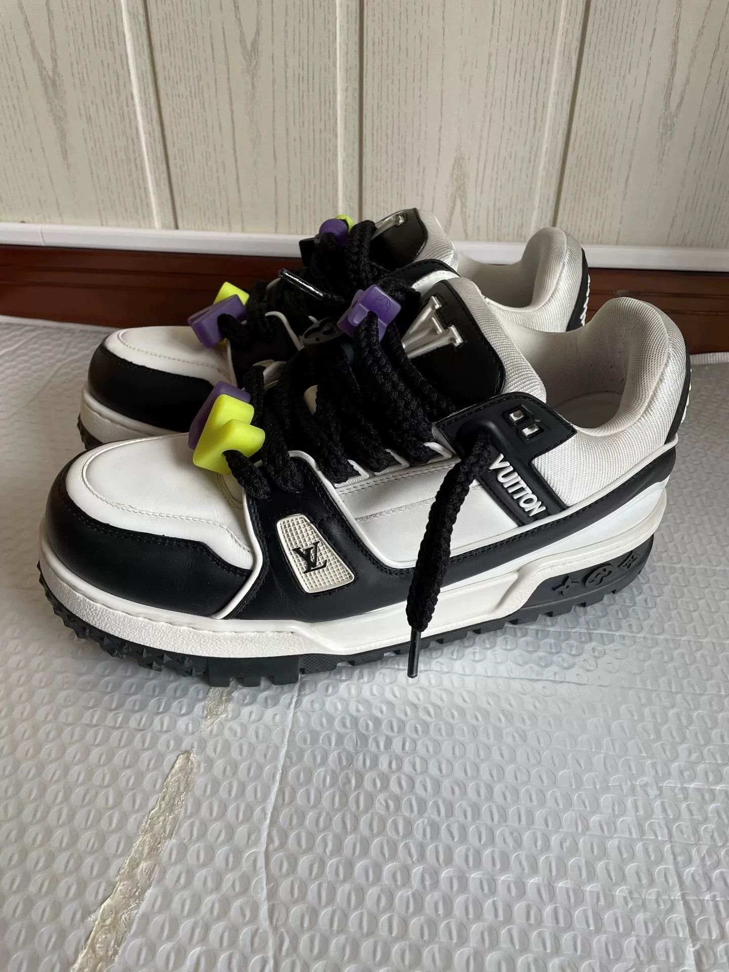 Louis Vuitton Louis Vuitton Trainer Sneakers Size US 8 / EU 41 - 1 Thumbnail
