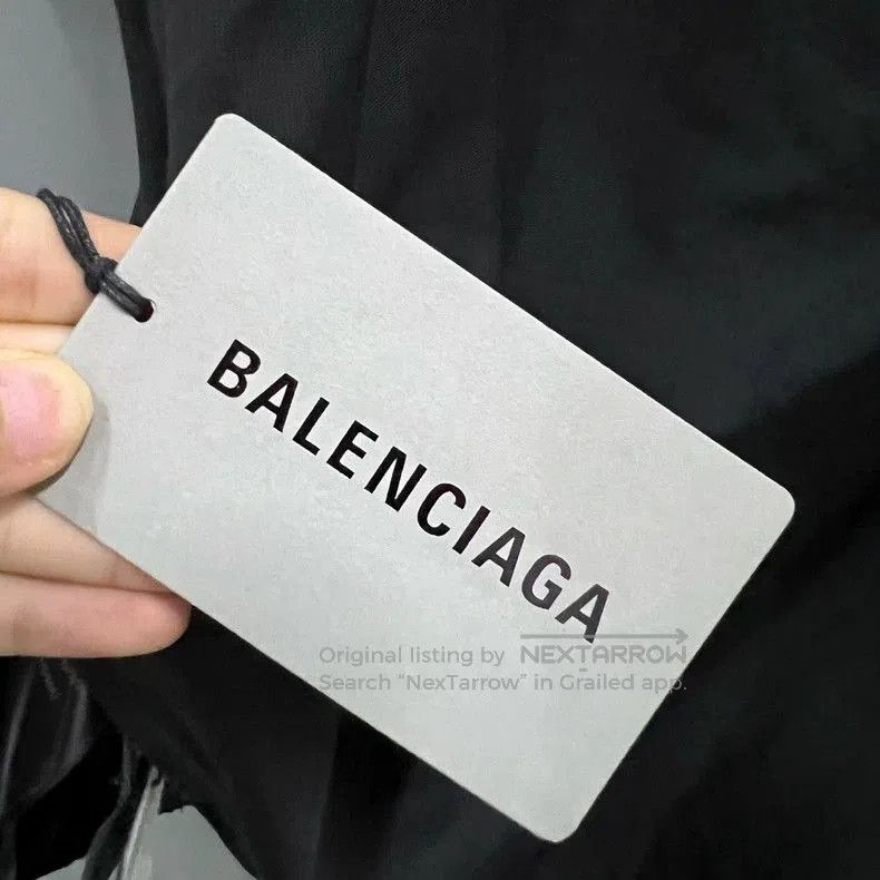 Balenciaga Balenciaga Black Distressed Logo Short Sleeve. Size US S / EU 44-46 / 1 - 5 Thumbnail