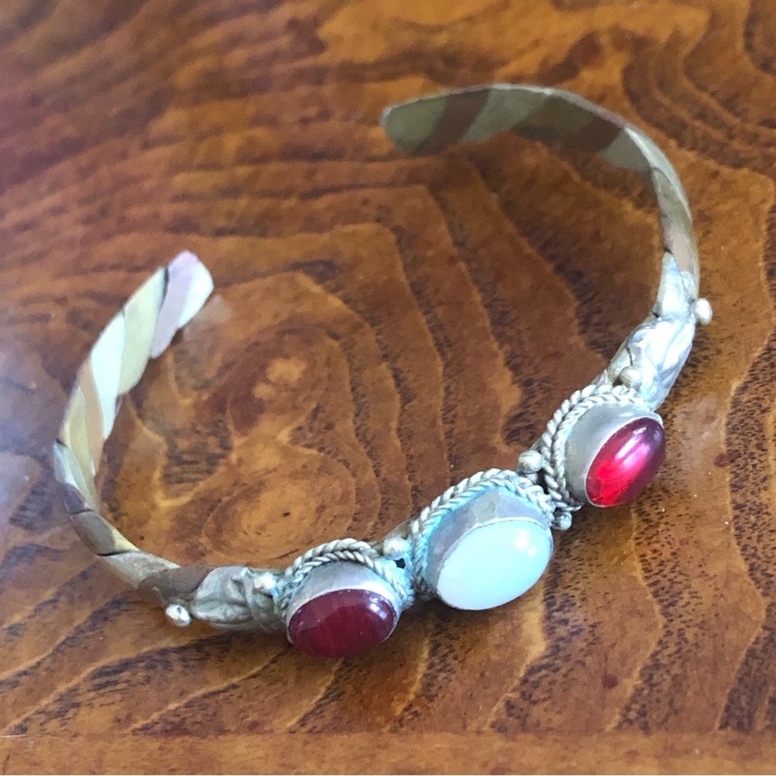 Vintage Vintage handcrafted genuine ruby and opaline bracelet Size ONE SIZE - 1 Thumbnail