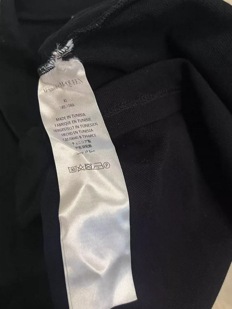 Alexander McQueen Alexander McQUEEN A black polo shirt with a special embroid Size US XL / EU 56 / 4 - 4 Thumbnail