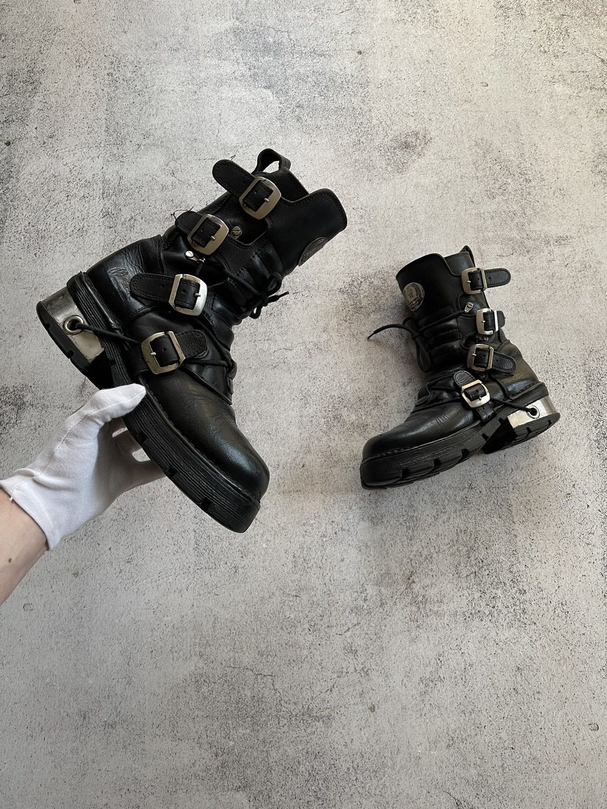 image of New Rock Men's Vintage Avant Garde Metalic Boots Punk Gothic in Black (Size 9)