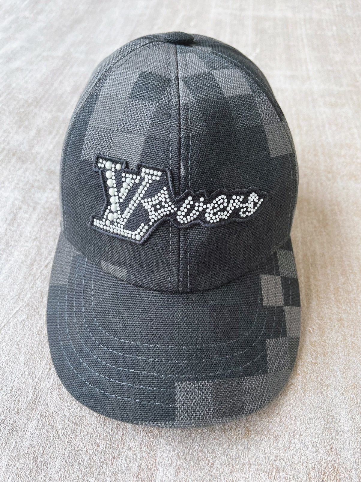 Louis Vuitton This is Louis Vuitton's new fashion hat Size ONE SIZE - 1 Thumbnail