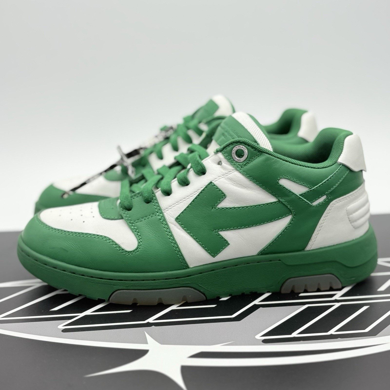 Off-White Out of Office ' Green White ' GREAT CONDITION!