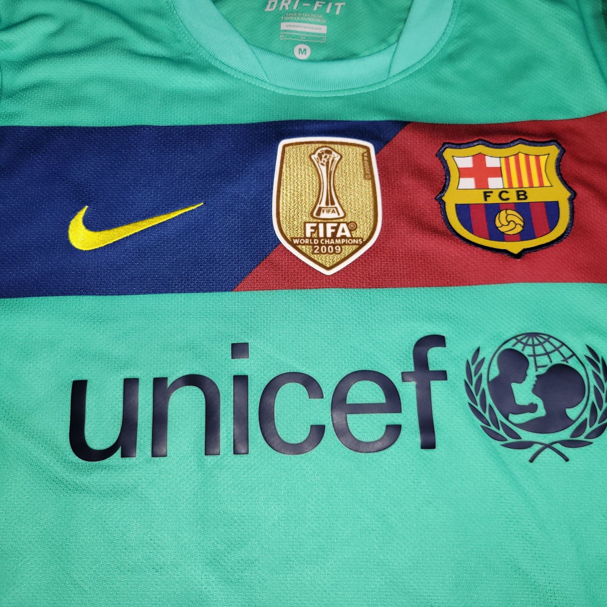 Nike Messi Barcelona 2010 2011 Away Soccer Jersey Shirt M Size US M / EU 48-50 / 2 - 3 Thumbnail