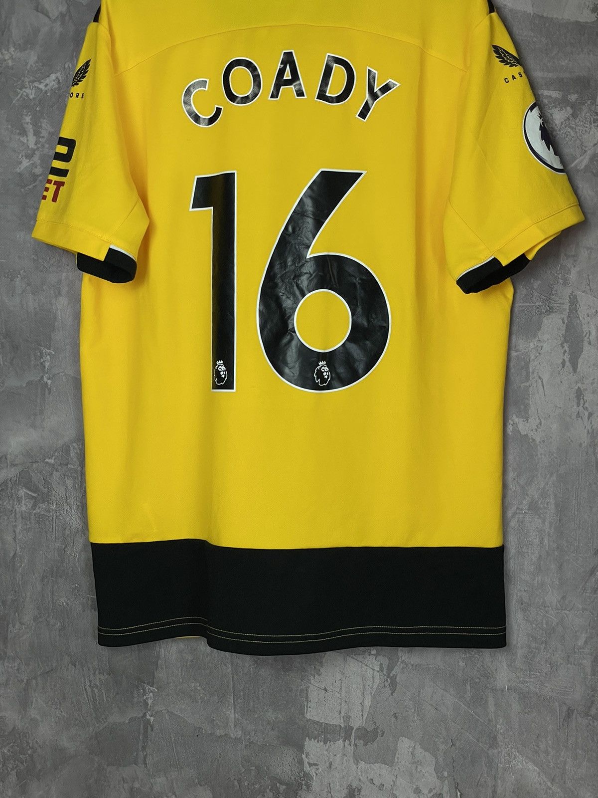 Castore Wolverhampton Castore Yellow Coady Soccer Jersey Kit Size US L / EU 52-54 / 3 - 12 Thumbnail