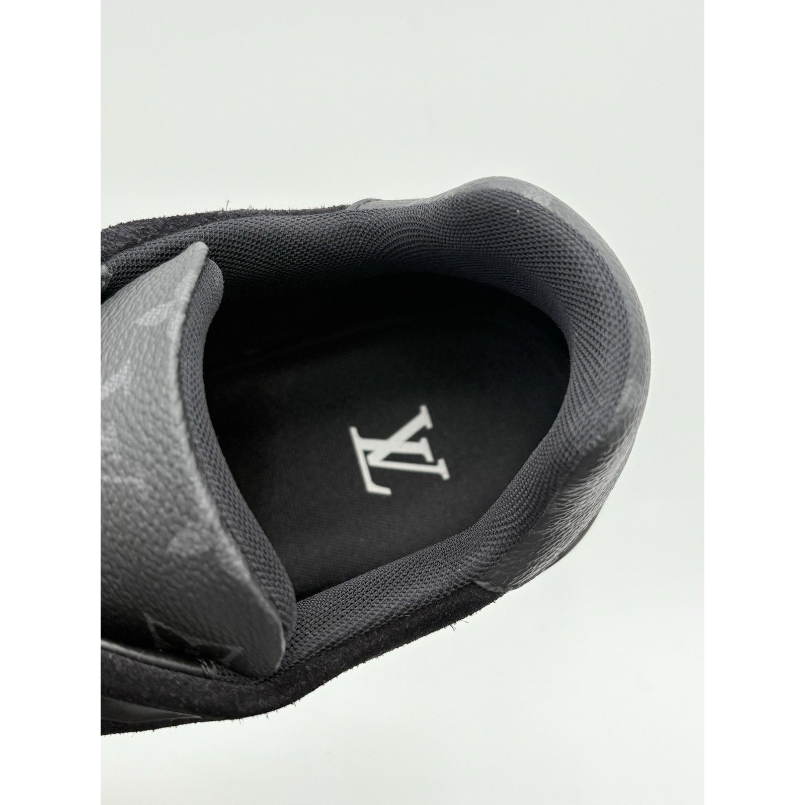 Louis Vuitton (US 9-9.5) - Louis Vuitton Trainer ' Black ' | SUPER CLEAN! Size US 9.5 / EU 42-43 - 6 Thumbnail