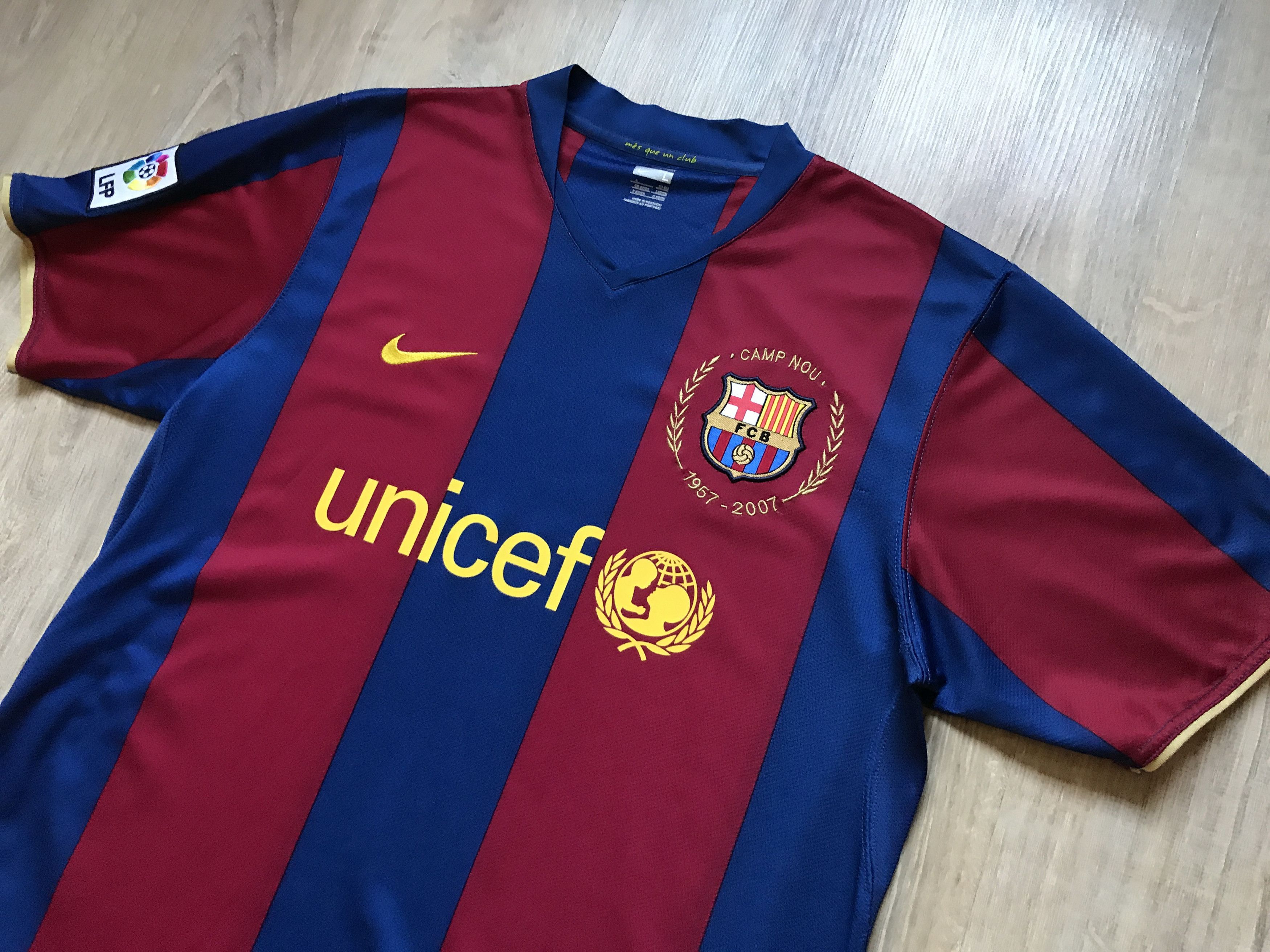 Nike Vintage Nike Barcelona Home Shirt 2007 Size US L / EU 52-54 / 3 - 4 Thumbnail