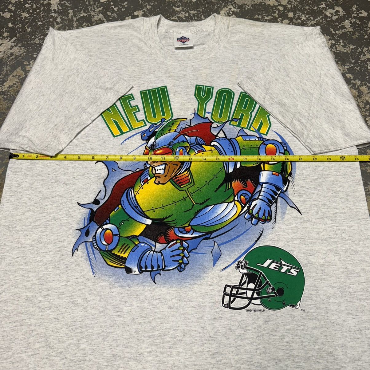Other Vintage New York Jets Robot SuperHero NFL 1995 Tshirt Size US XL / EU 56 / 4 - 12 Thumbnail