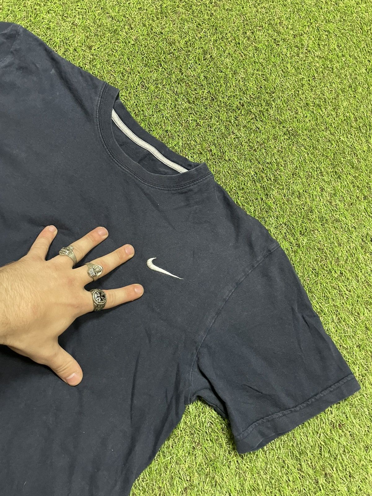 Nike × Vintage Vintage Nike Swoosh Tee – Faded Black Worn Distressed Large Size US L / EU 52-54 / 3 - 4 Thumbnail