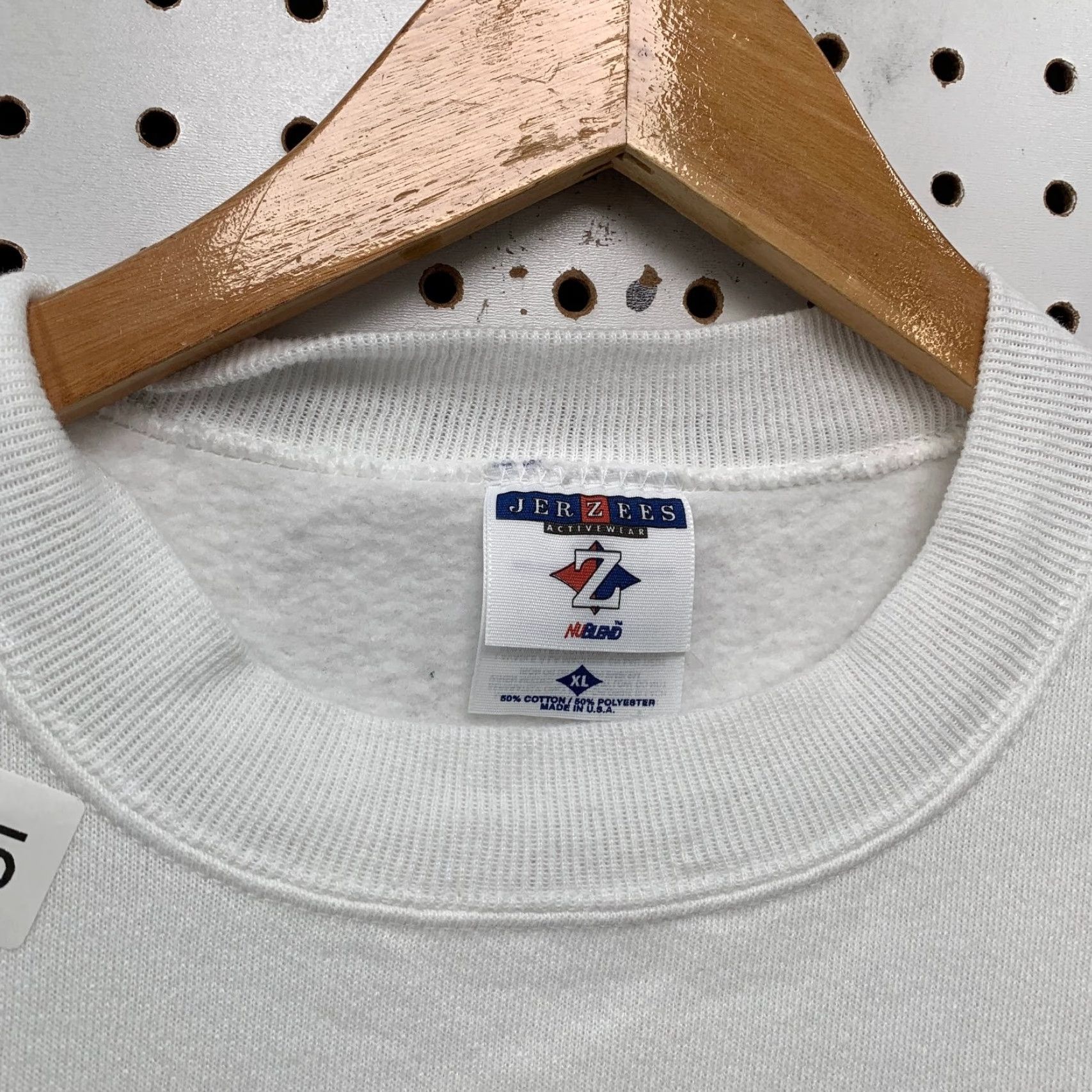 Jerzees VINTAGE Jerzees Sweatshirt Mens XL White Fleece 90s Crewneck USA Sweatshirt 90s Mens XL White Jerzees Vintage 90s Theme: 90s Size US XL / EU 56 / 4 - 5 Thumbnail