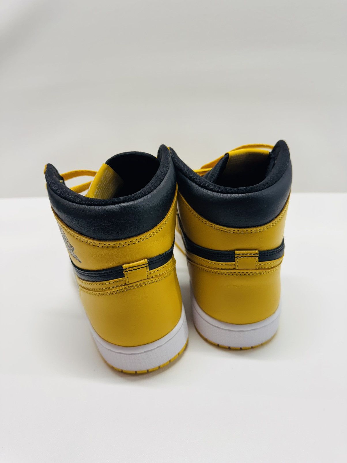Jordan Brand Air Jordan 1 Retro High OG Pollen Size US 9.5 / EU 42-43 - 5 Thumbnail