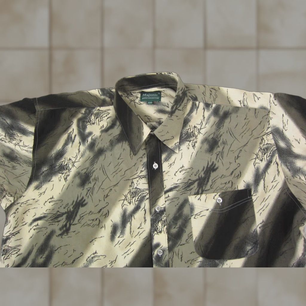 Vintage Majestic Shirt Adult 43/44 Green 100% Silk Button Up 90s Mens Abstract Geometric Pattern Hawaiian Size US XL / EU 56 / 4 - 1 Thumbnail