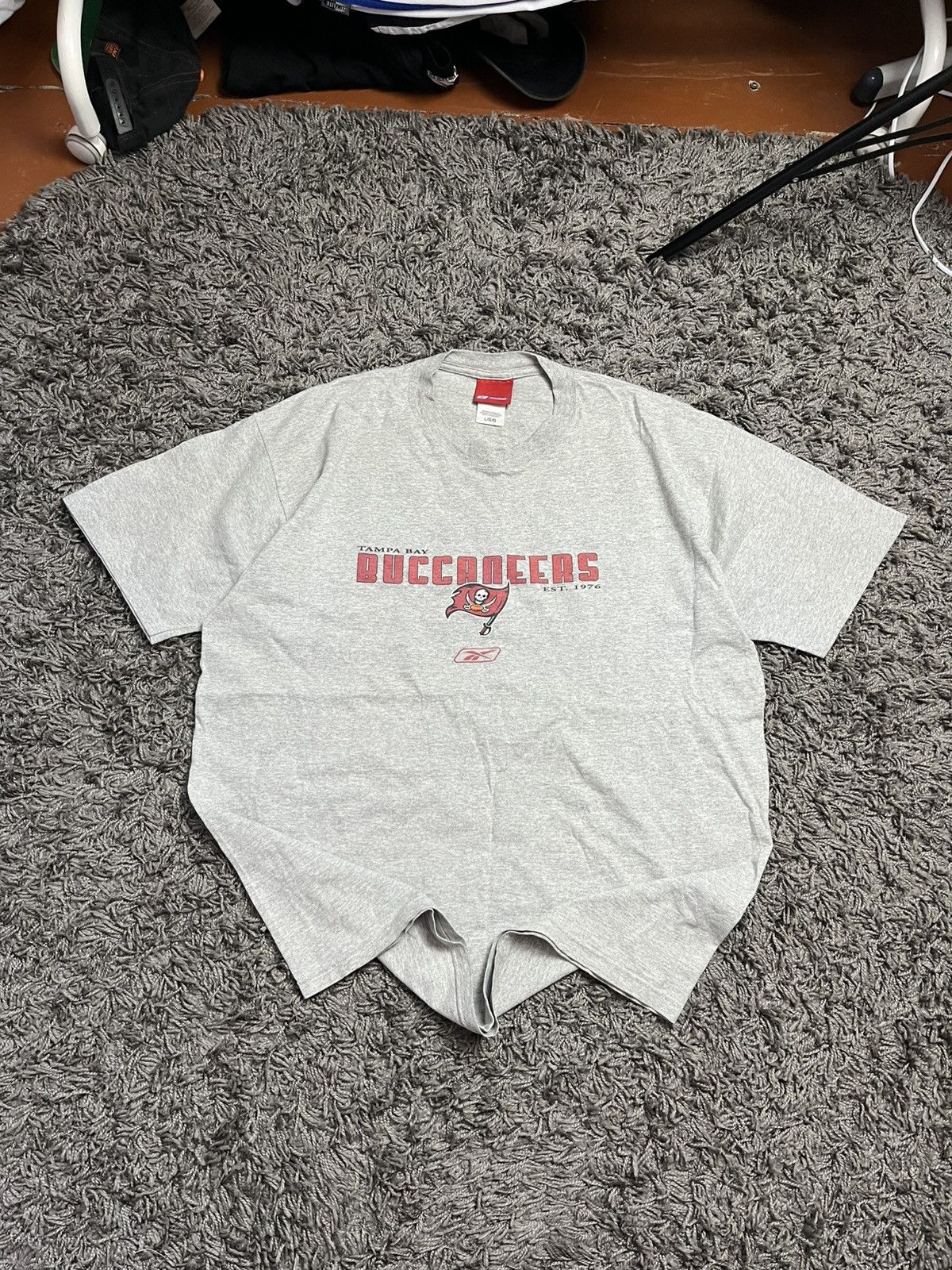 Reebok Vtg 00s Reebok Buccaneers NFL Grey Tee Y2K Style Size US L / EU 52-54 / 3 - 2 Thumbnail