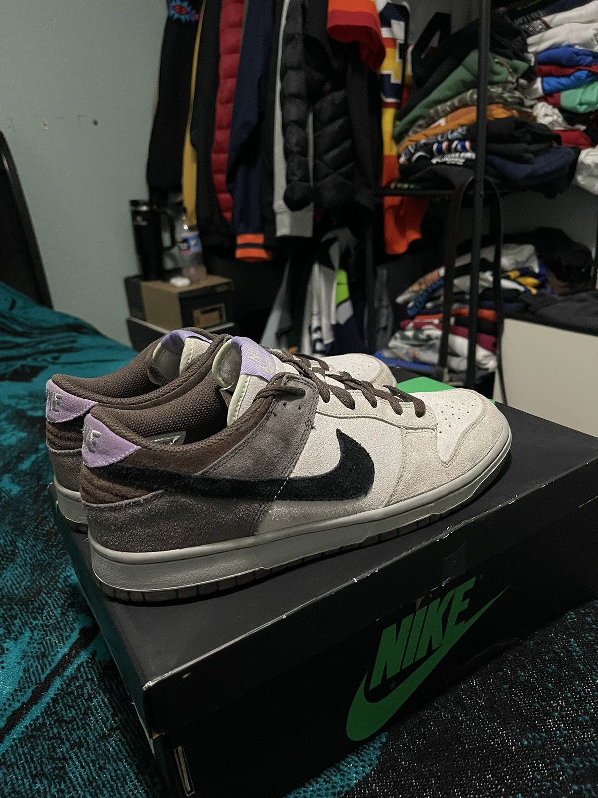 Nike 2006 Nike Dunk suede pearl grey black Size US 9.5 / EU 42-43 - 2 Thumbnail